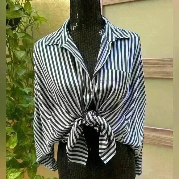 Urban Outfitters Tops - Urban Outfitters striped button down dolman sleeve blouse size s 💙